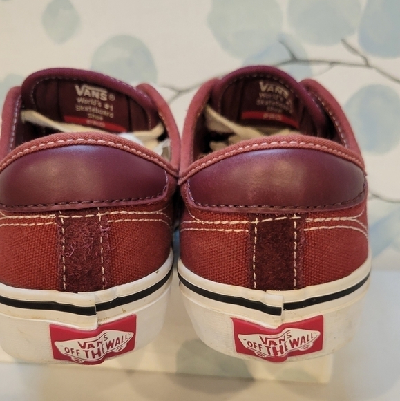 Chima Ferguson Pro Series Old Skool Sneakers Youth Size 4 - Picture 2 of 8